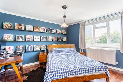 8 Corby Way, London, E3 4BS