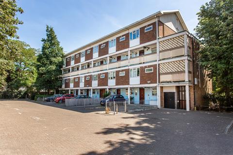 8 Corby Way, London, E3 4BS