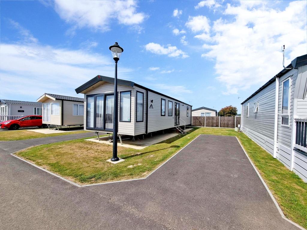 Shottendane Road, Birchington, Kent 2 bed park home for sale £65,000
