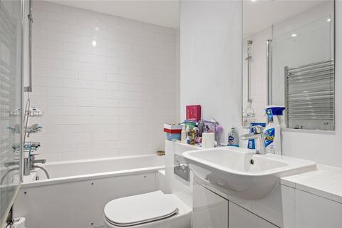 1 bedroom penthouse to rent, Eastcheap, London, EC3M