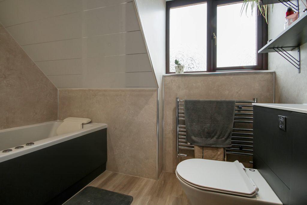 Bathroom (Family Bathroom)