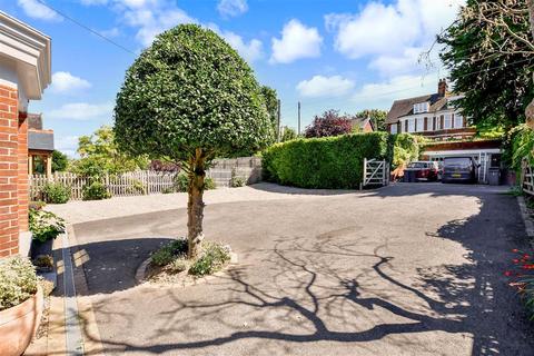 35 Eythorne Road, Shepherdswell, Dover, CT15 7PG