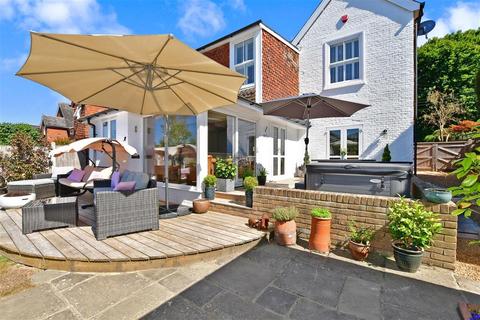 35 Eythorne Road, Shepherdswell, Dover, CT15 7PG