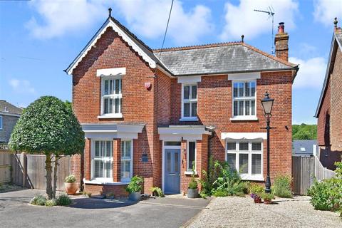 35 Eythorne Road, Shepherdswell, Dover, CT15 7PG