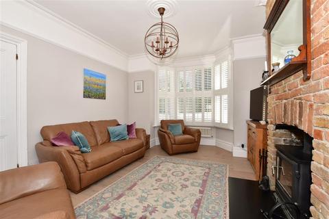 35 Eythorne Road, Shepherdswell, Dover, CT15 7PG