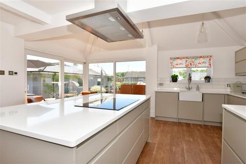 35 Eythorne Road, Shepherdswell, Dover, CT15 7PG