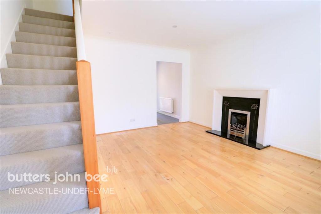 Home Farm Avenue, Macclesfield 2 bed detached house £875 pcm (£202 pw)