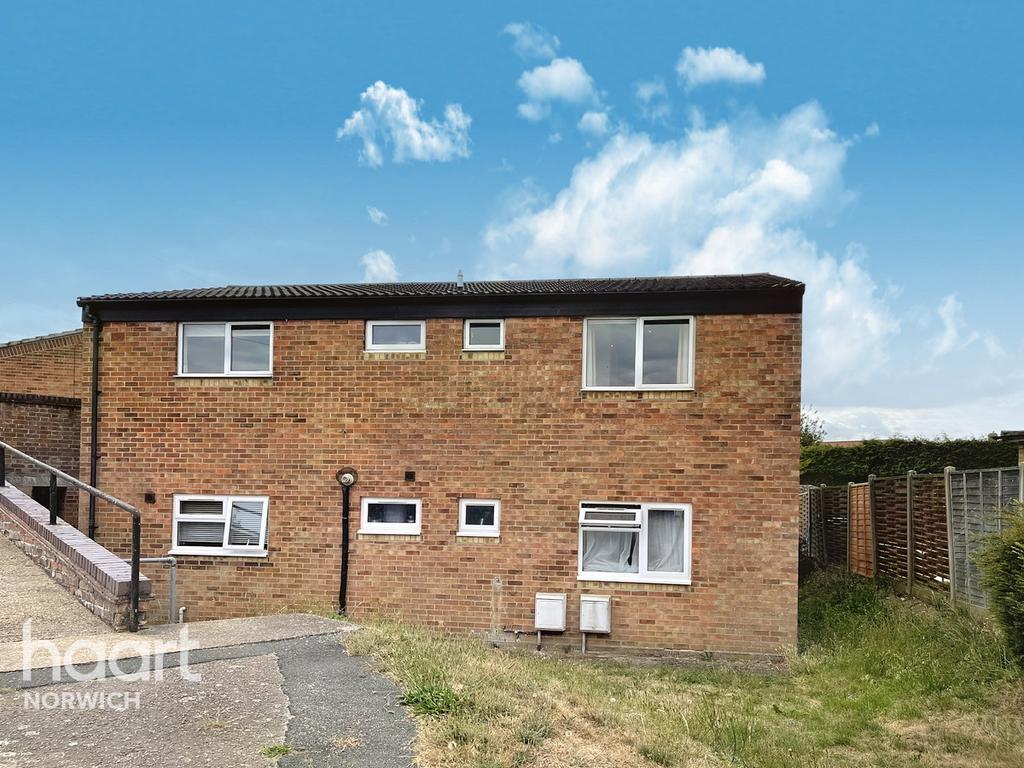 Glenn Road, Poringland 2 bed apartment £130,000
