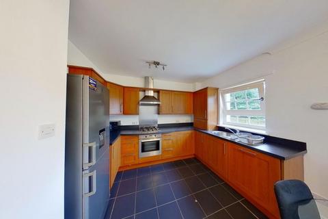 2 bedroom flat to rent, Parklands Oval, Glasgow, G53