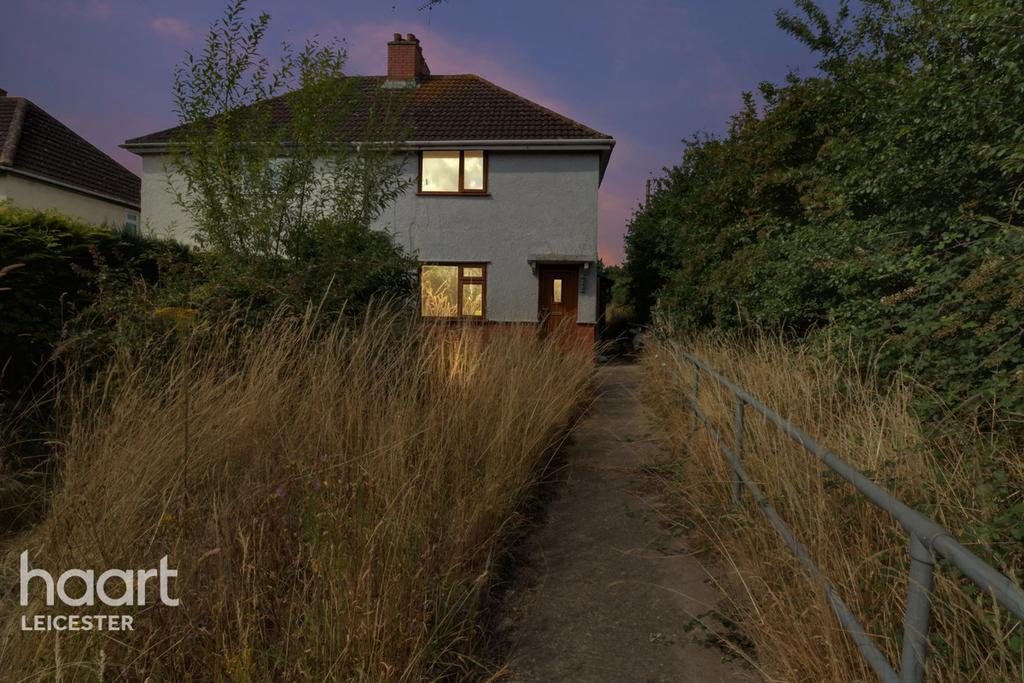 Leicester Road, HINCKLEY 3 bed semidetached house for sale £235,000