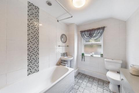 2 West Street, Rochester, ME2 3XG