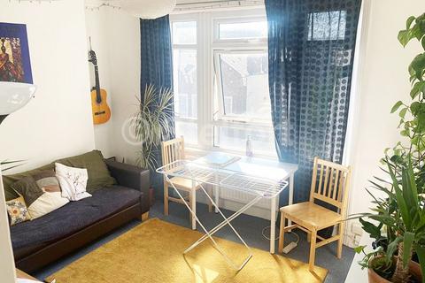 1 bedroom flat to rent, Coldharbour Lane, London, SW9