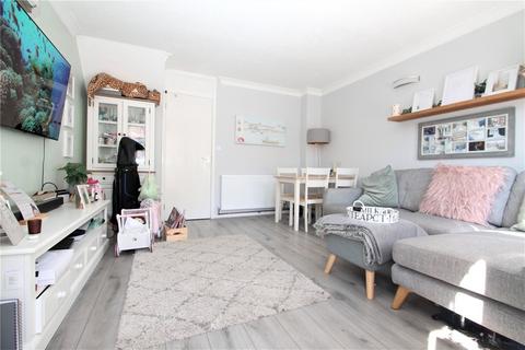 3 Heather Mead, Frimley, Camberley, GU16 8QA