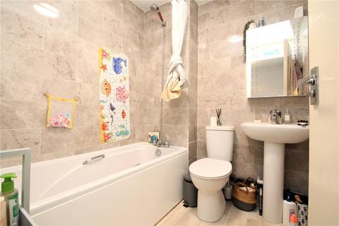 3 Heather Mead, Frimley, Camberley, GU16 8QA