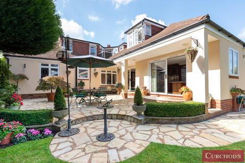 4 bedroom detached house for sale - Staines Road, Laleham, TW18