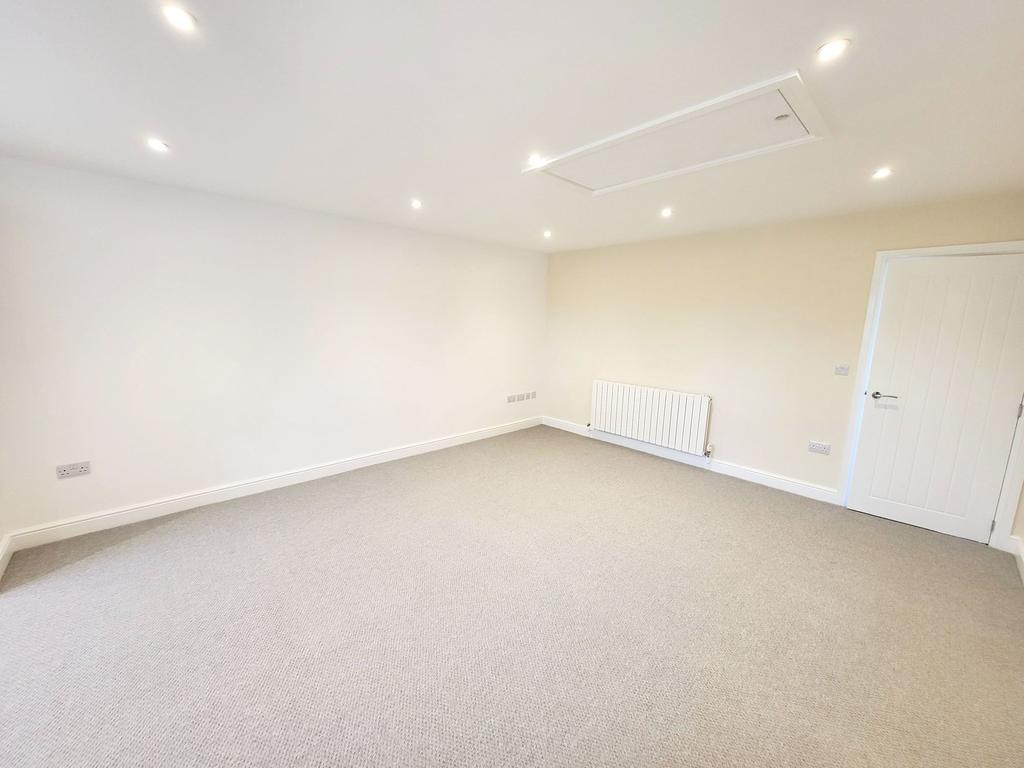 Mursley Road, Little Horwood, MK17 1 bed ground floor flat £950 pcm (£219 pw)