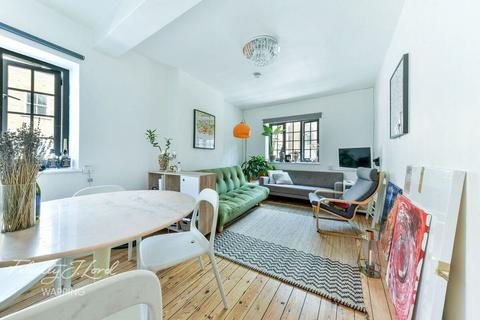 Flat 2, 49 Cavell Street, London, E1 2BP