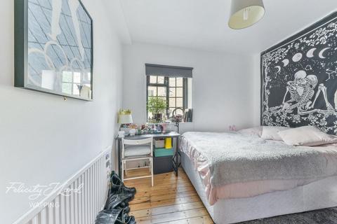 Flat 2, 49 Cavell Street, London, E1 2BP