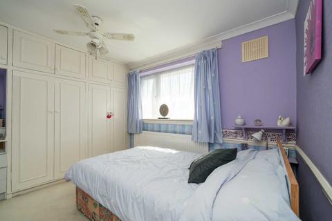 18 Barnard Way, Hemel Hempstead, HP3 9EX