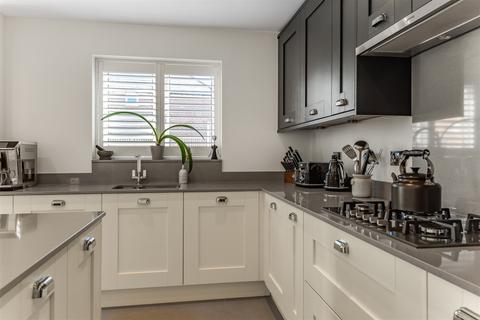 34 Abingworth Crescent, Thakeham, Pulborough, RH20 3GW