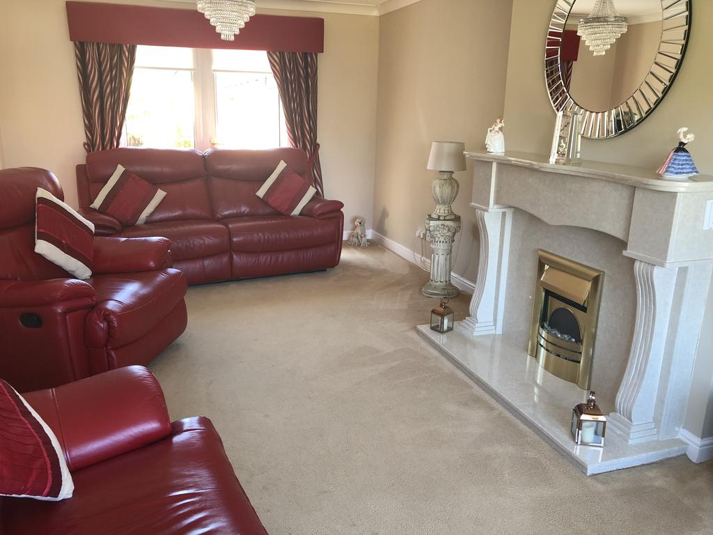 Burns Wynd, Stonehouse ML9 3 bed detached bungalow £225,000
