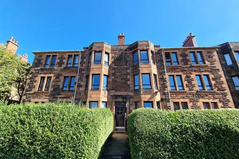 3 bedroom apartment to rent, Nether Auldhouse Road, Pollokshaws, Glasgow