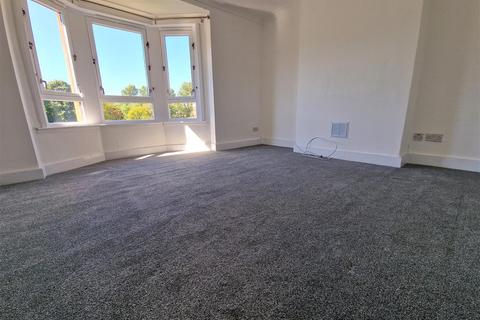 3 bedroom apartment to rent, Nether Auldhouse Road, Pollokshaws, Glasgow