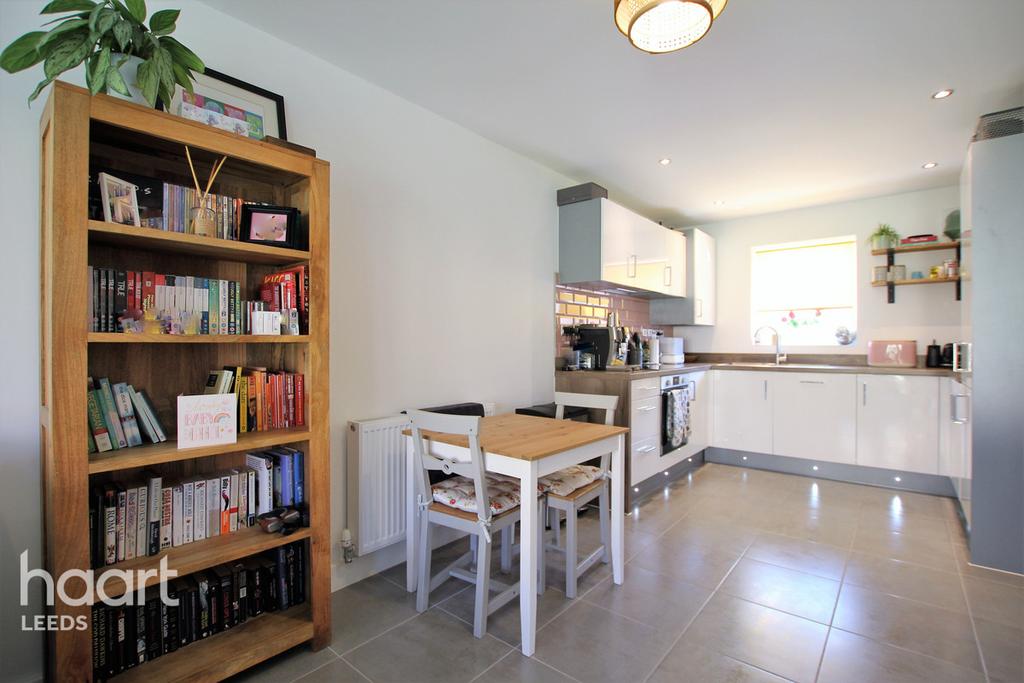 Whorlton Way, Leeds 4 bed semidetached house for sale £280,000