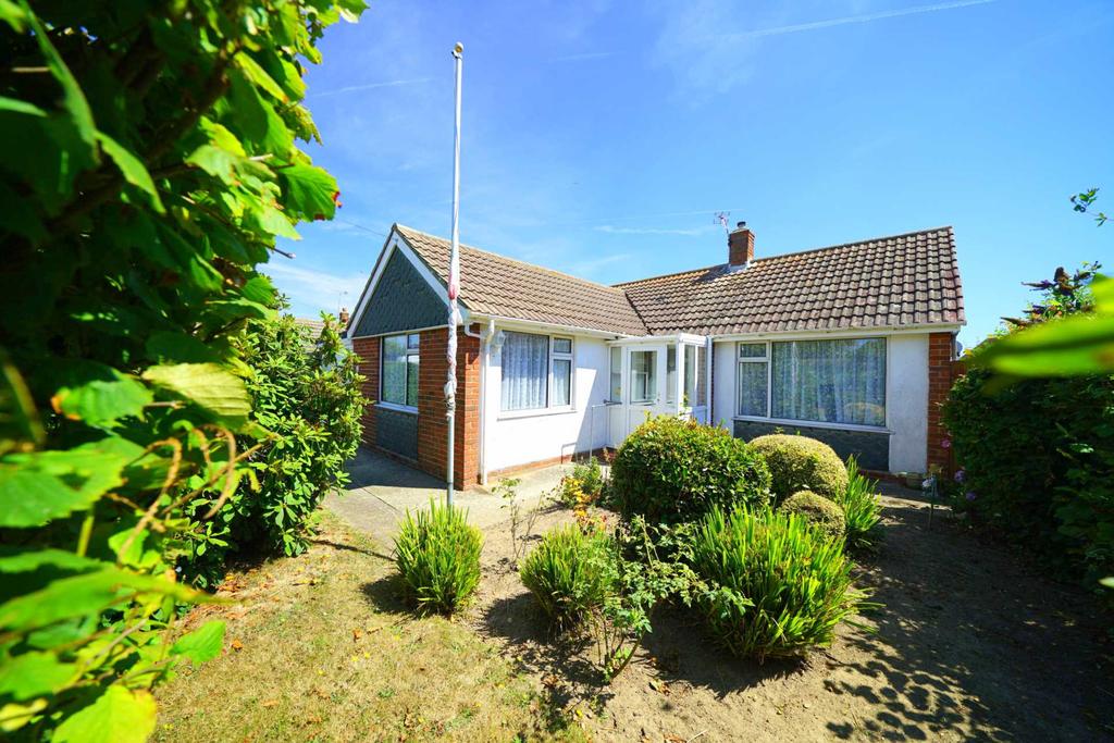 Grafton Road, Chichester 2 bed detached bungalow for sale £370,000