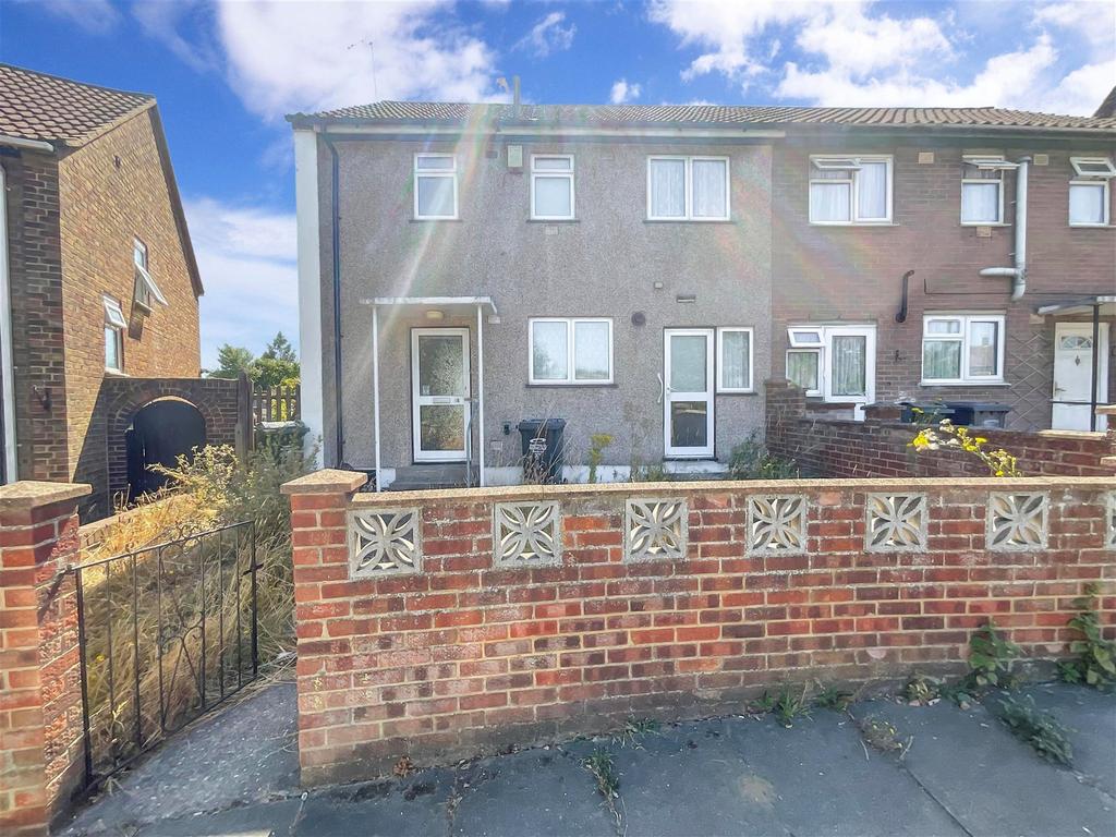 Cavell Crescent, Dartford, Kent 3 bed semidetached house for sale £