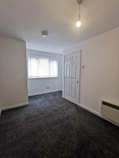 2 bedroom flat to rent, Willerby Road, Hull, North Humberside, HU5