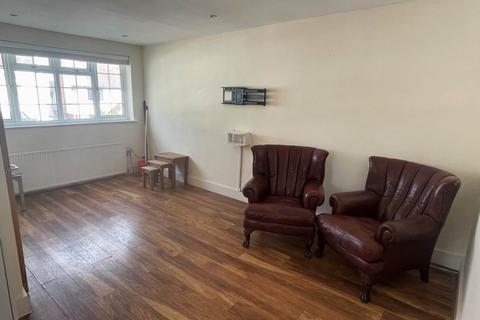 2 bedroom maisonette to rent, Blackhorse Lane, South Mimms