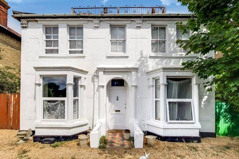 14 Eton Road, Datchet, Slough, SL3 9AY