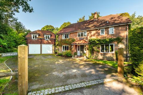 4 bedroom detached house for sale, Hales Field, Haslemere, Surrey, GU27