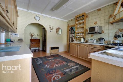 43 Cherry Tree Lane, Rainham, RM13 8TR