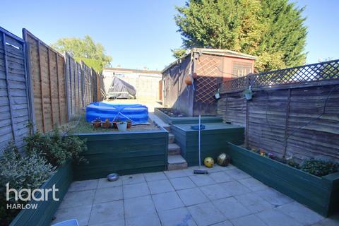 104 Canons Brook, Harlow, CM19 4EG