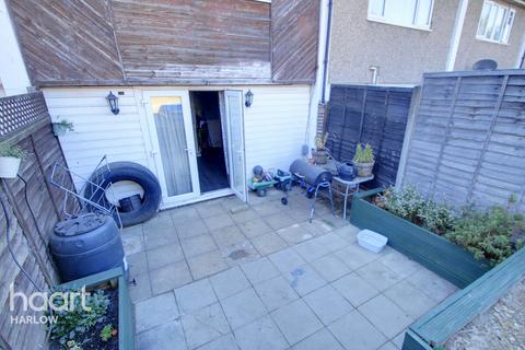 104 Canons Brook, Harlow, CM19 4EG