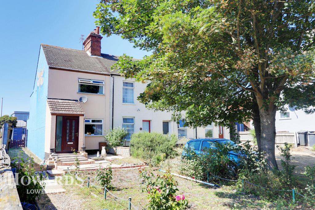 Rotterdam Road, Lowestoft 2 bed end of terrace house £160,000