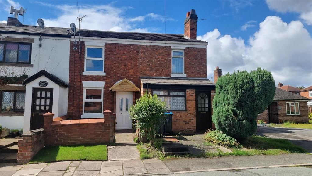 Moss Bank, Winsford 2 bed cottage for sale £130,000
