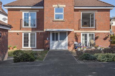 2 bedroom apartment for sale - Station Road, Netley Abbey, Southampton, Hampshire, SO31