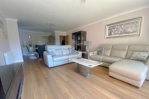 2 bedroom flat for sale, Alum Chine