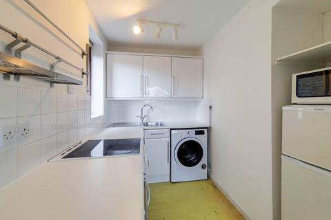 61 Discovery Walk, London, E1W 2JG