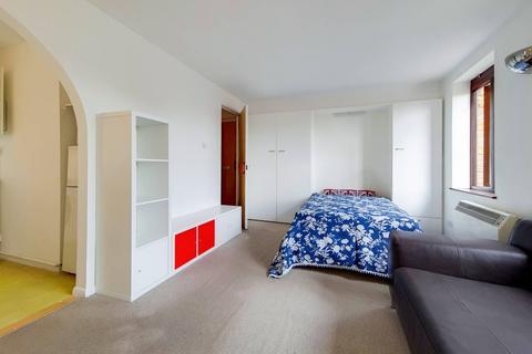 61 Discovery Walk, London, E1W 2JG