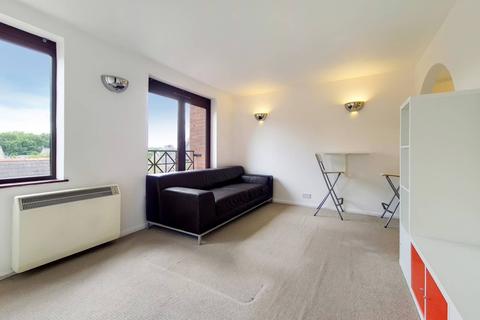 61 Discovery Walk, London, E1W 2JG
