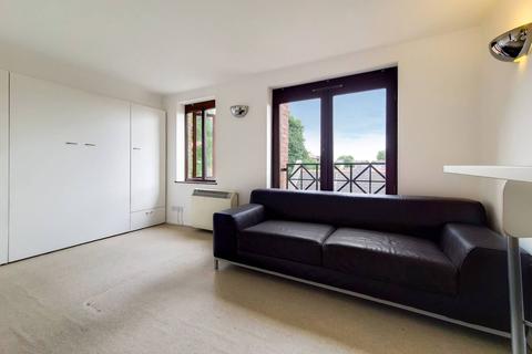 61 Discovery Walk, London, E1W 2JG