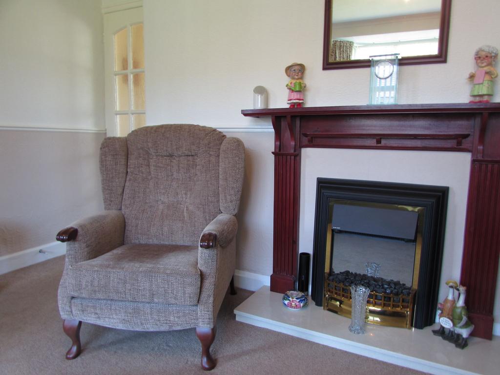Photograph 12