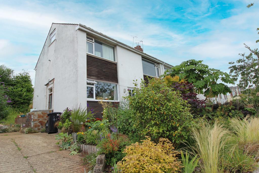Drake Avenue, Torquay 2 bed ground floor flat £180,000