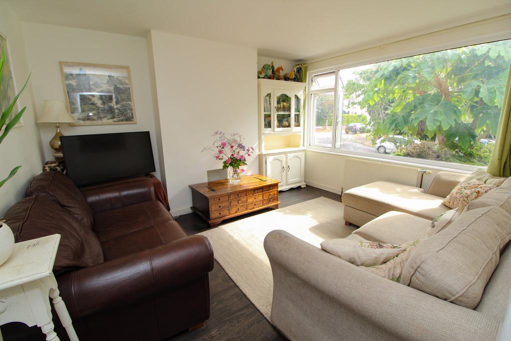 Drake Avenue, Torquay 2 bed ground floor flat £180,000