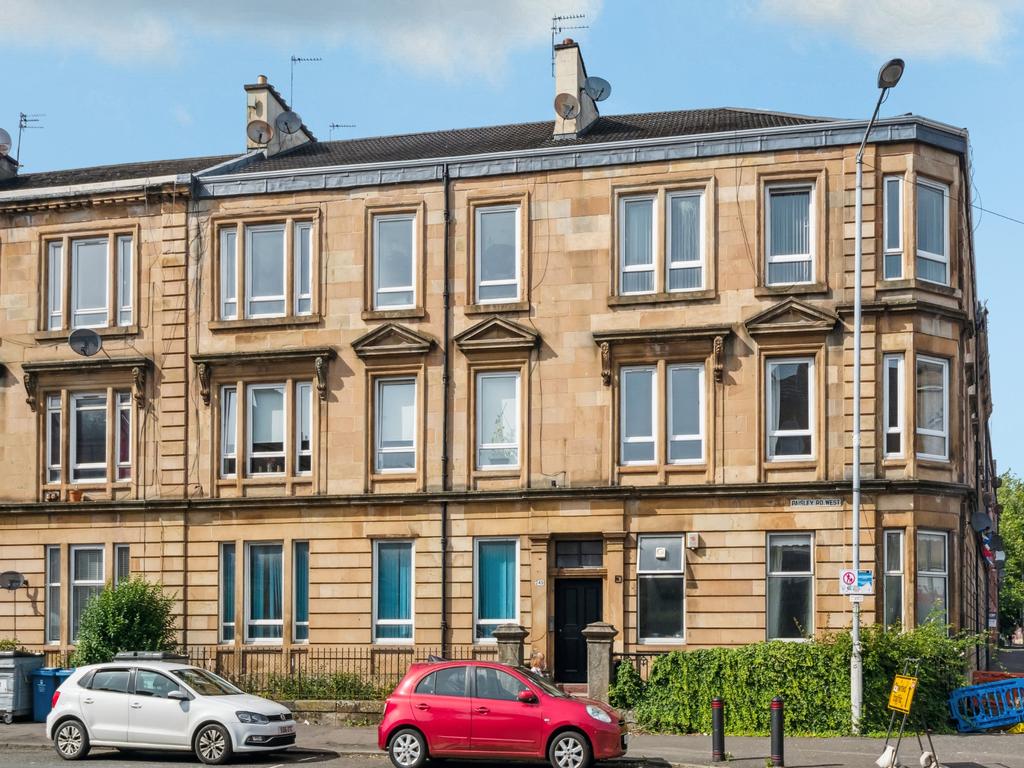 Paisley Road West, Flat 1/1... 3 bed flat £159,000