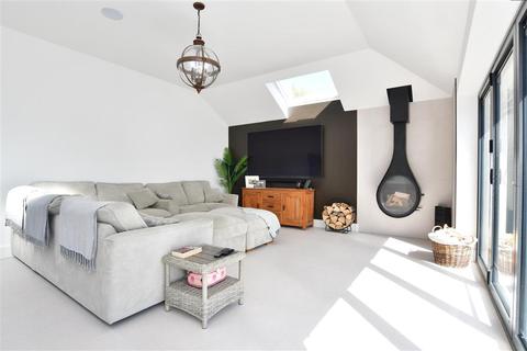 3 bedroom detached bungalow for sale - Ovingdean Close, Ovingdean, Brighton, East Sussex